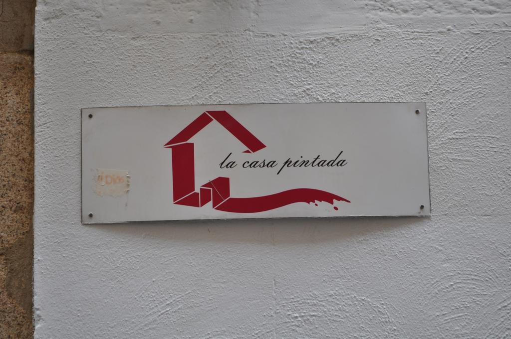 Apartamentos La Casa Pintada Caces Buitenkant foto