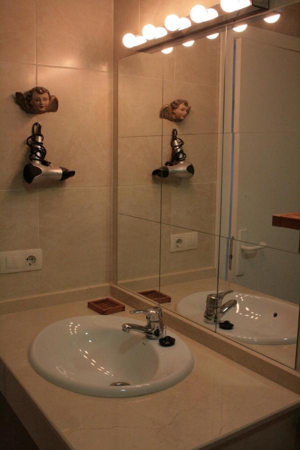 Apartamentos La Casa Pintada Caces Buitenkant foto